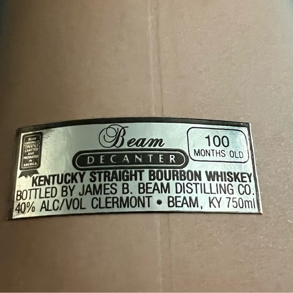 Jim Beam Vintage 1988 Collectible Christmas Carolers Holiday Decanter Flask - Picture 6 of 10